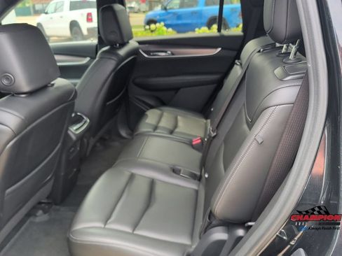 Used 2023 Cadillac XT6 Luxury w/ LPO, Floor Liner Package AWD/4WD image 14