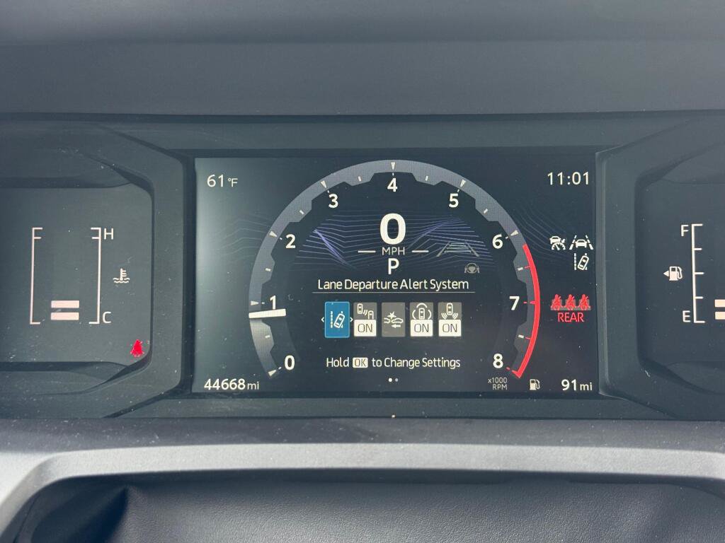 Certified 2024 Toyota Tacoma SR5 AWD/4WD image 29
