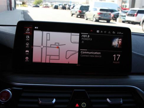 Used 2021 BMW M550i xDrive AWD/4WD image 35