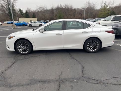 Used 2025 Lexus ES 350 Luxury image 3