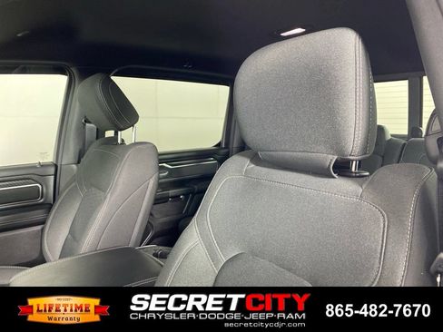 Used 2025 RAM 1500 Big Horn AWD/4WD image 10