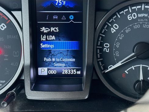 Used 2021 Toyota Tacoma TRD Off-Road w/ Technology Package image 8