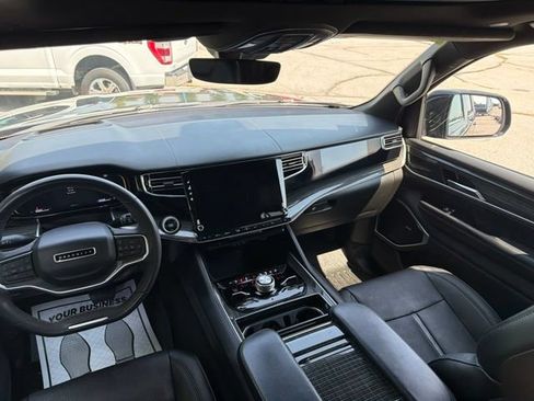 Used 2022 Jeep Wagoneer Series III w/ Premium Group I AWD/4WD image 21