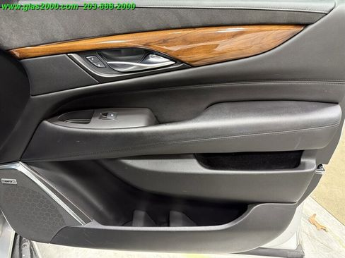 Used 2016 Cadillac Escalade Luxury AWD/4WD image 26