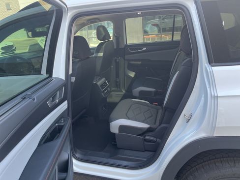 New 2026 Volkswagen Atlas Peak Edition AWD/4WD image 24