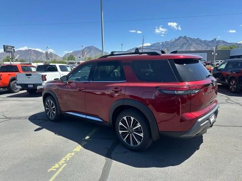 New 2026 Nissan Pathfinder Platinum w/ Cargo Package AWD/4WD image 7