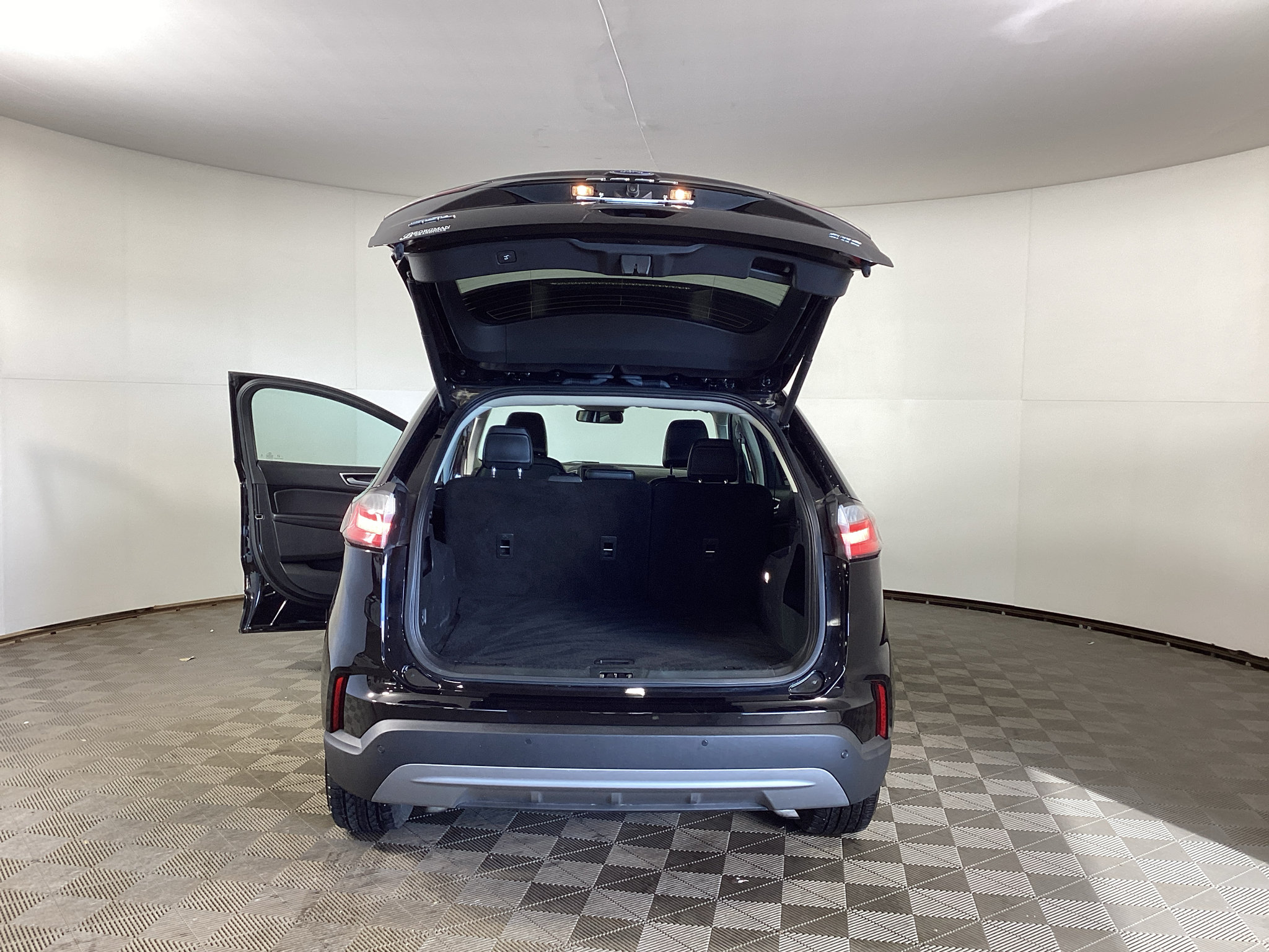 Certified 2024 Ford Edge SEL w/ Convenience Package AWD/4WD image 30
