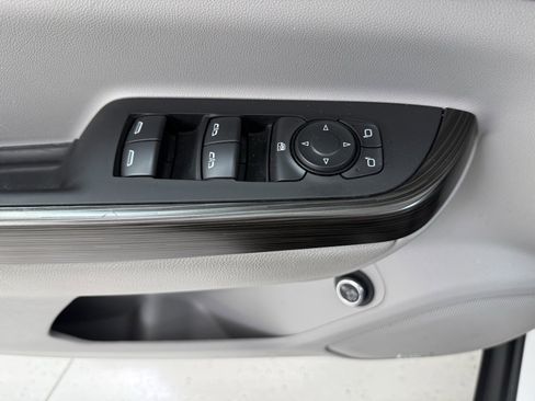 Used 2023 GMC Acadia SLT image 7