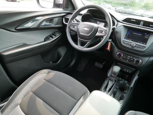 Used 2023 Chevrolet TrailBlazer LS AWD/4WD image 9
