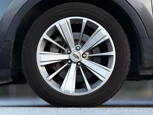 Used 2018 Ford Explorer Limited image 25