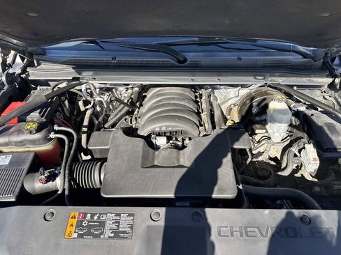 Used 2018 Chevrolet Tahoe LT image 3