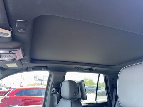 Used 2021 GMC Yukon Denali AWD/4WD image 6