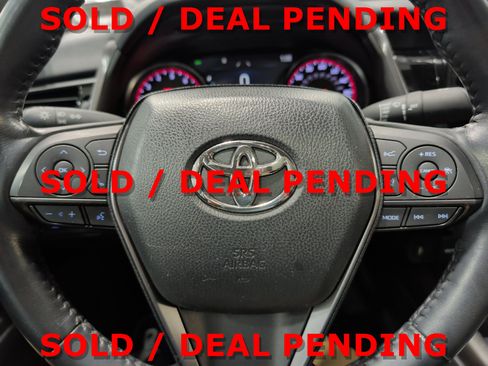 Used 2021 Toyota Camry XSE image 8