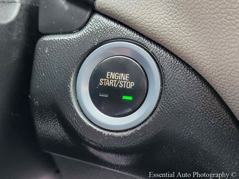 Used 2018 Chevrolet Equinox LS FWD image 18