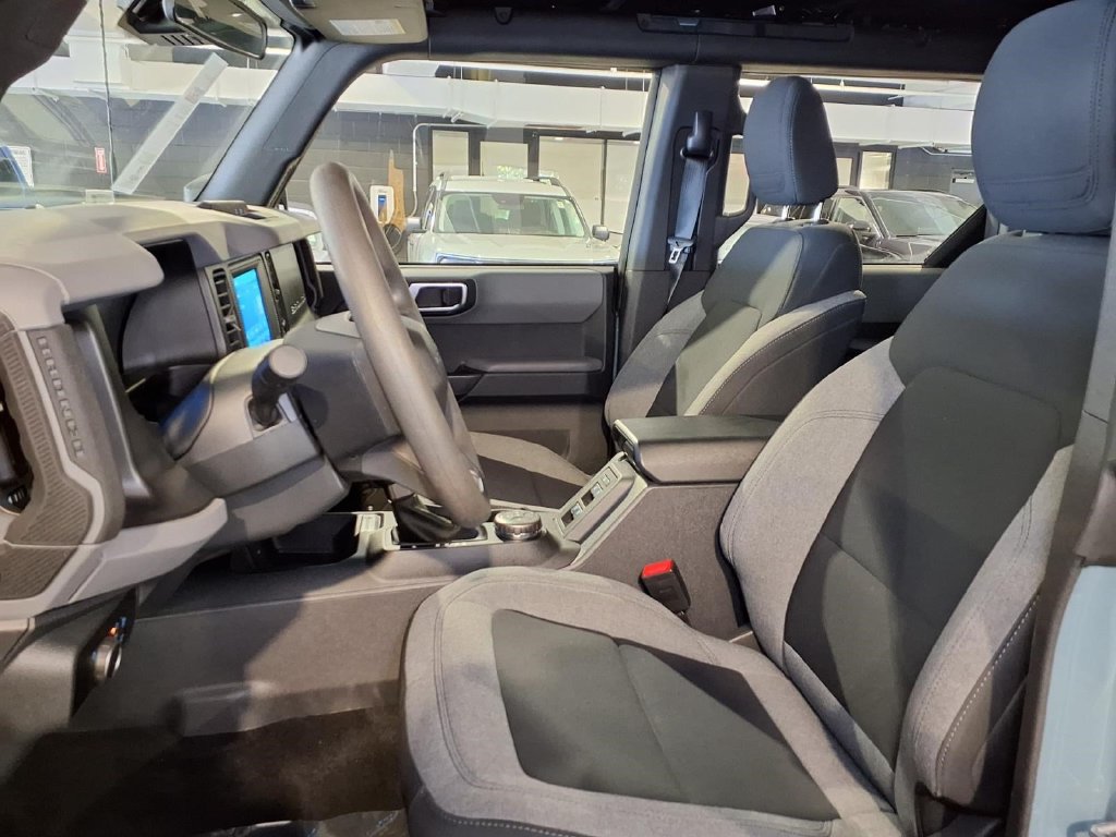 Used 2023 Ford Bronco 4-Door AWD/4WD image 18