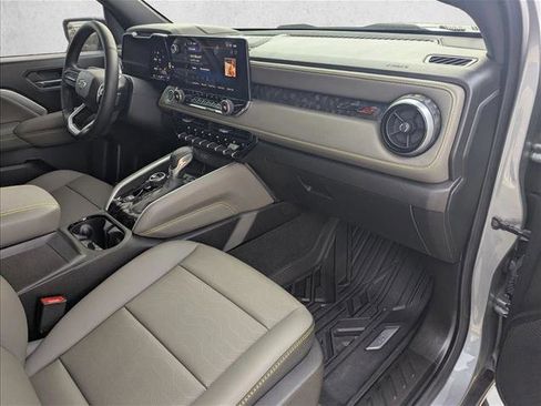 Used 2025 Chevrolet Colorado ZR2 w/ Technology Package image 19