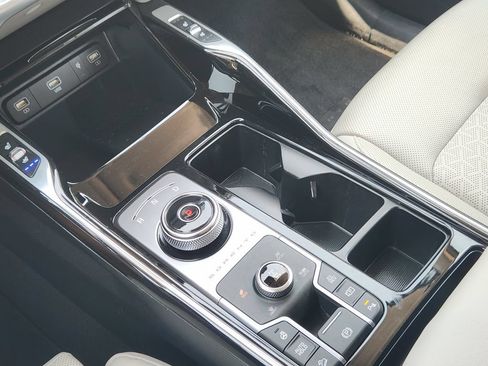 Certified 2022 Kia Sorento SX Prestige AWD/4WD image 9