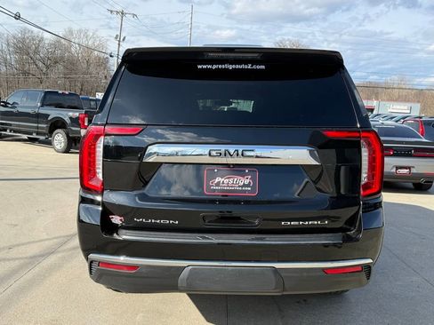 Used 2022 GMC Yukon XL SLT w/ SLT Premium Package image 17