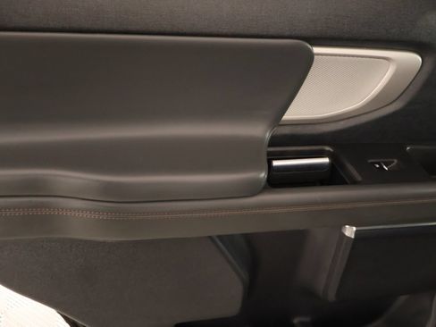 Used 2025 Ford Expedition Active AWD/4WD image 19