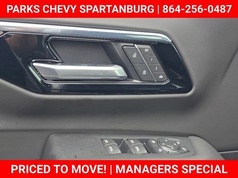 New 2025 Chevrolet Suburban Premier image 21