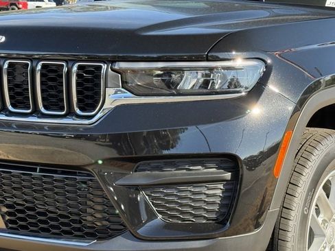 New 2025 Jeep Grand Cherokee Laredo X w/ Luxury Tech Group I image 10