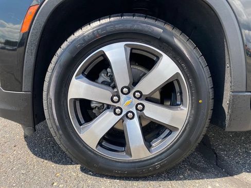 Used 2023 Chevrolet Traverse LT w/ LT Premium Package AWD/4WD image 24