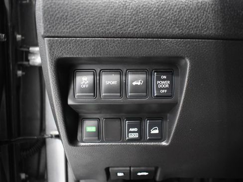 Used 2016 Nissan Rogue SL image 18