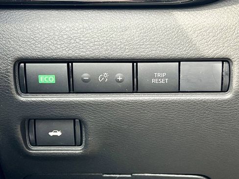 Certified 2025 Nissan Sentra SR w/ SR Premium Package FWD image 24