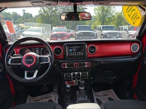Used 2020 Jeep Gladiator Rubicon AWD/4WD image 8