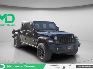 Used 2020 Jeep Gladiator Sport video 1