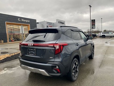 Used 2025 Kia Seltos S image 2