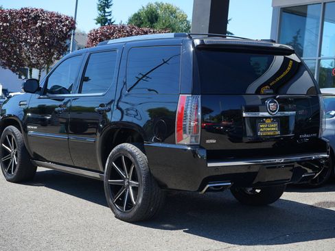 Used 2012 Cadillac Escalade Premium AWD/4WD image 3
