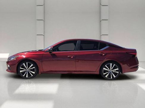 Used 2020 Nissan Altima 2.0 SR FWD image 2