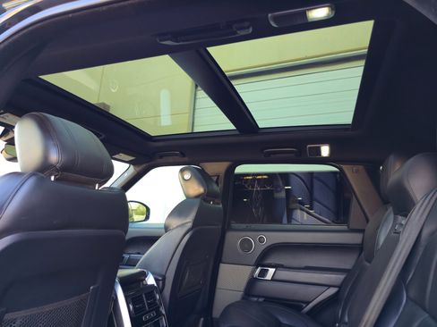 Used 2017 Land Rover Range Rover Sport HSE image 29