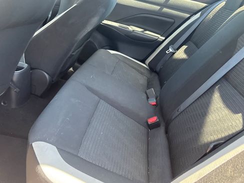 Used 2020 Nissan Versa SV FWD image 5