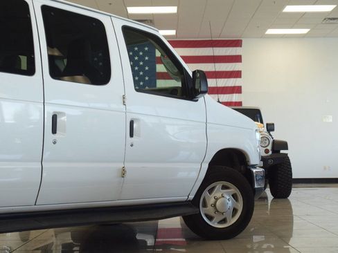 Used 2014 Ford E-350 and Econoline 350 XLT RWD image 43