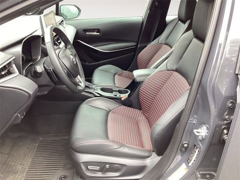 Used 2025 Toyota Corolla XSE image 9