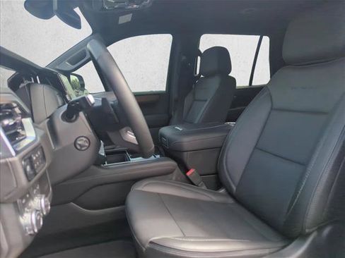 Used 2026 GMC Yukon Denali w/ LPO, Floor Liner Package AWD/4WD image 18