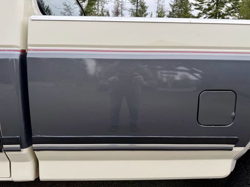 Used 1990 Ford F250 XL 2dr 4WD Standard Cab LB HD image 84