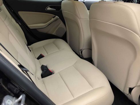 Used 2020 Mercedes-Benz GLA 250 4MATIC image 20