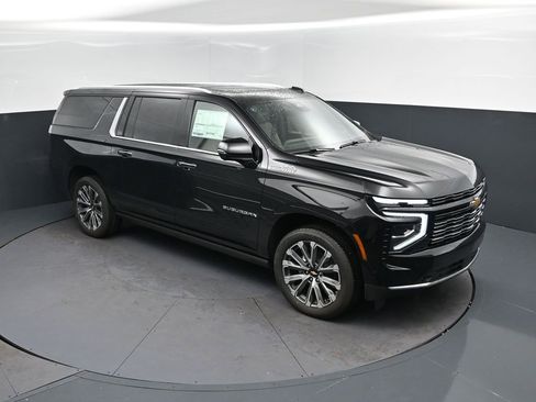 New 2026 Chevrolet Suburban High Country RWD image 37