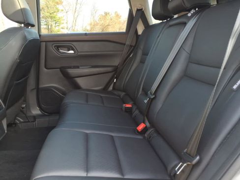 Used 2023 Nissan Rogue SV w/ SV Premium B Package image 20