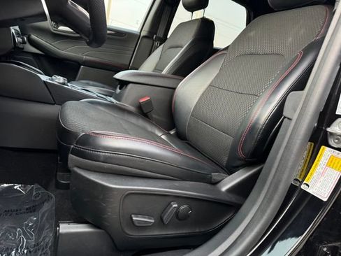 Used 2023 Ford Escape ST-Line w/ Tech Pack #1 AWD/4WD image 6