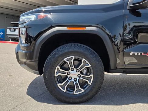 Certified 2023 GMC Canyon AT4 w/ AT4 Premium Package AWD/4WD image 9