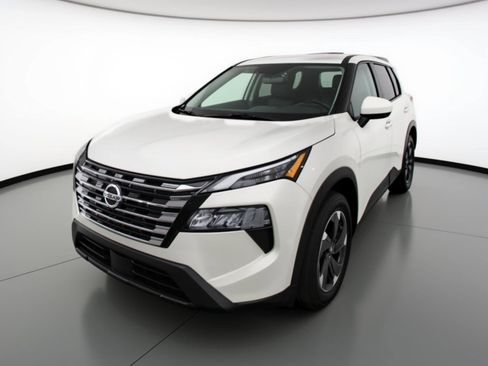 Used 2025 Nissan Rogue SV image 3