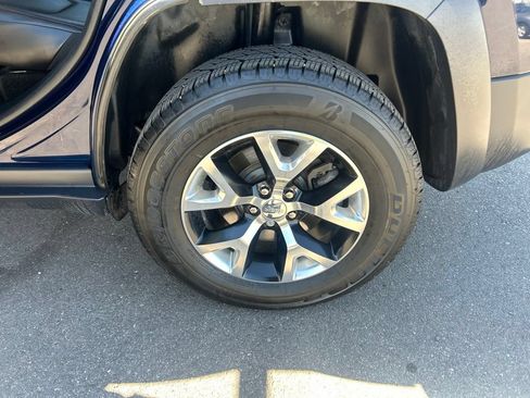 Used 2016 Jeep Cherokee Trailhawk w/ Leather Interior Group AWD/4WD image 22