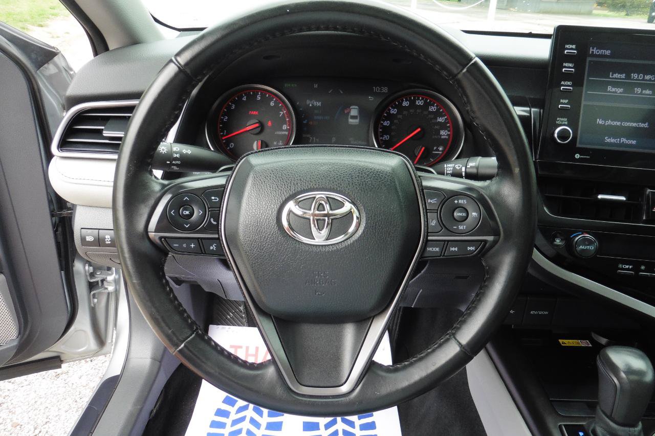 Used 2023 Toyota Camry XSE FWD image 6