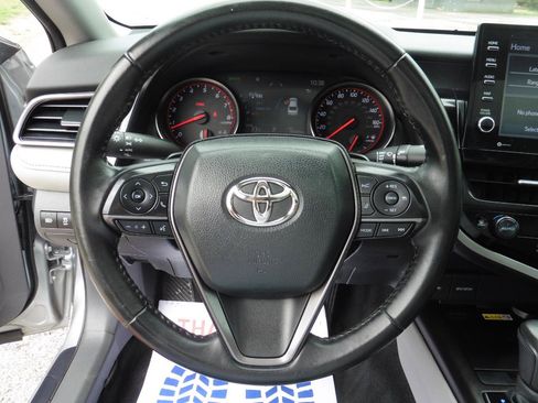 Used 2023 Toyota Camry XSE FWD image 6