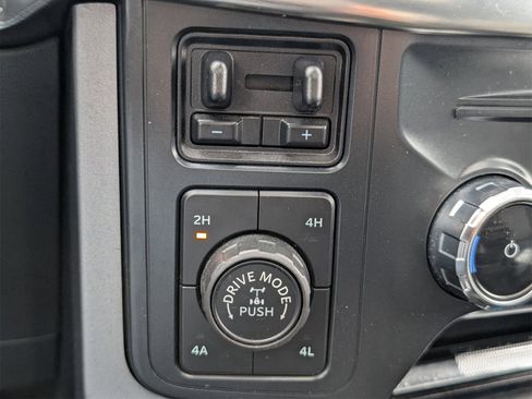 Used 2022 Ford F150 Lariat w/ Equipment Group 502A High image 8