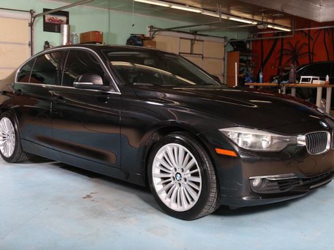 Used 2013 BMW 328i xDrive Sedan image 2